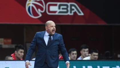 核心缺席仍能笑傲同城德比 雅尼斯归来令首钢还魂